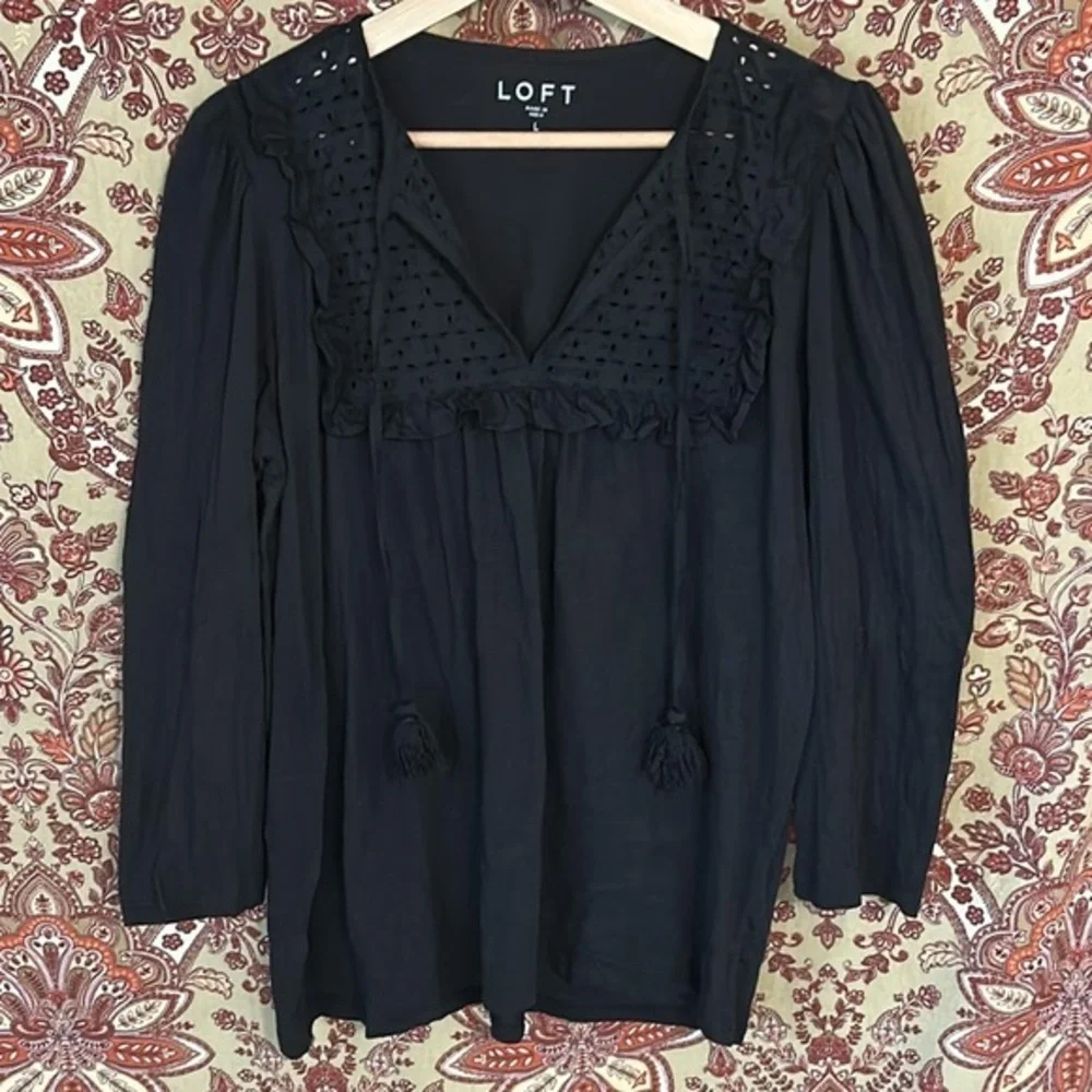 LOFT L black lightweight boho peasant blouse; 💯 cotton, tassel neck, puff sleeve